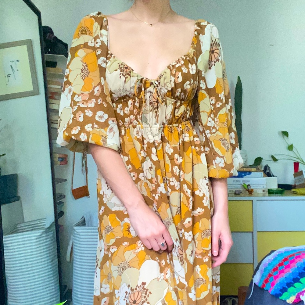 Lush floral midi dress